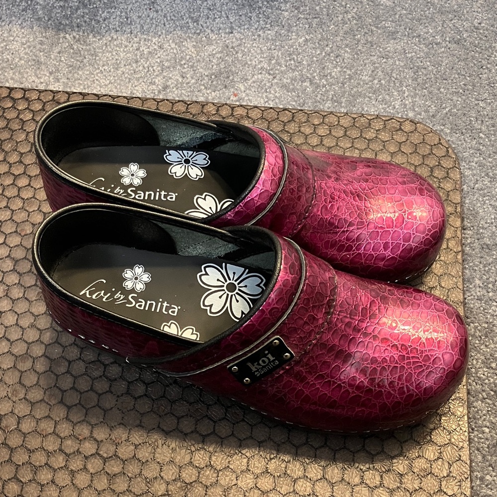 Sanita Magenta Patterned Clogs - Picture 3 of 4